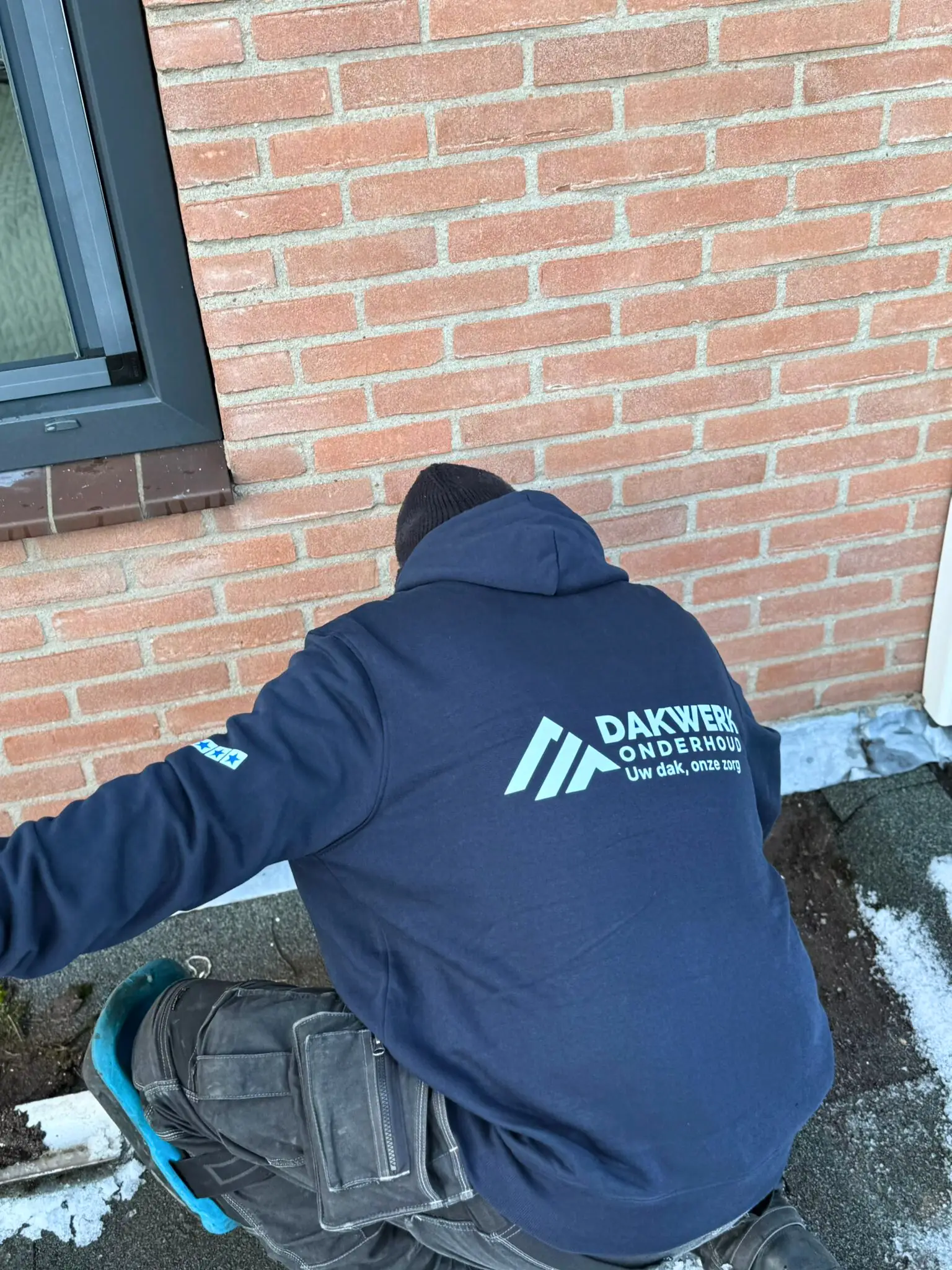 What to do during a roof emergency while waiting for repair