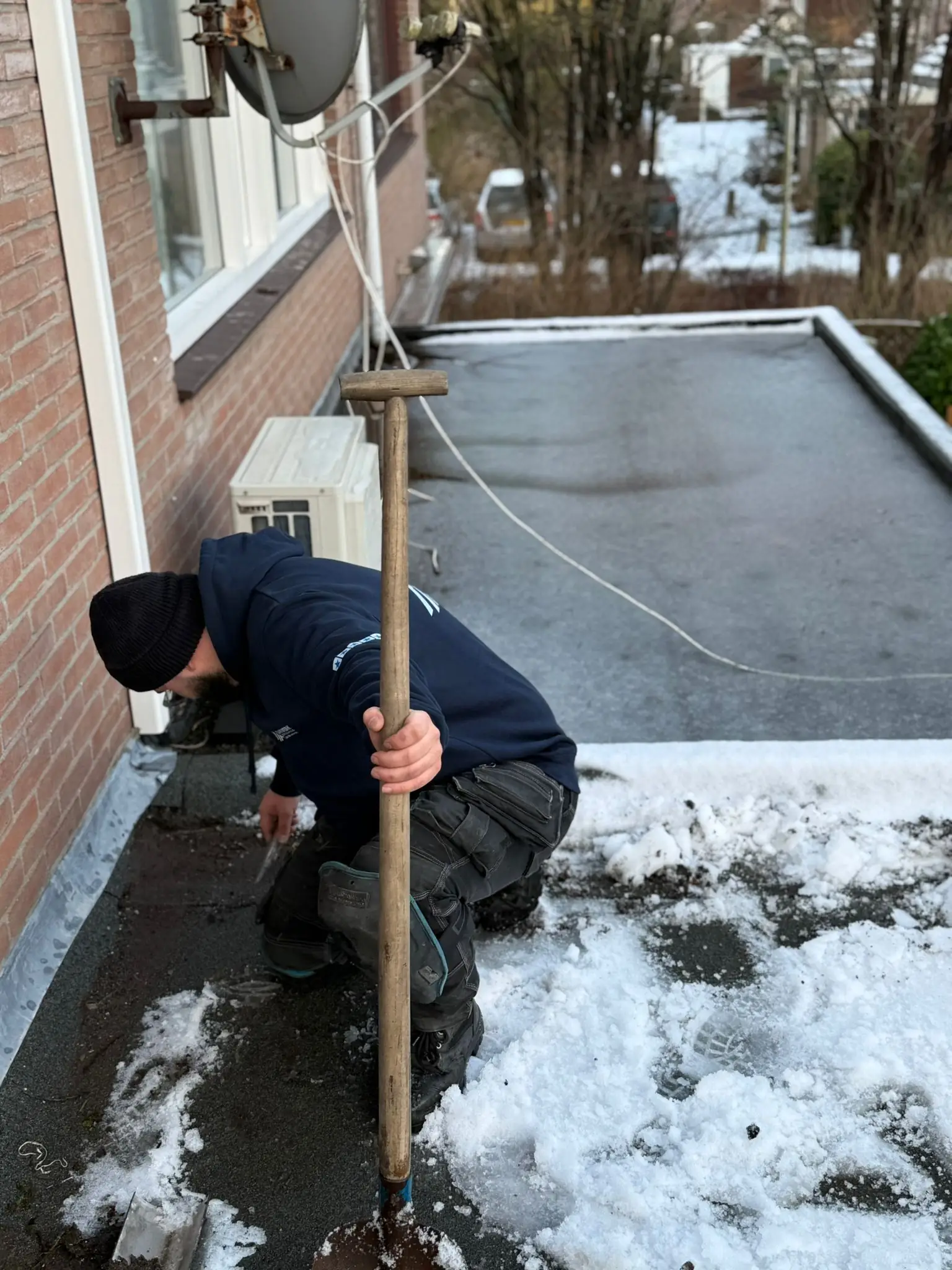 Loodwerk reparatie op het dak